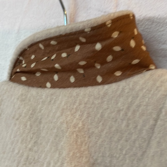 Coat - Picture 4 of 6